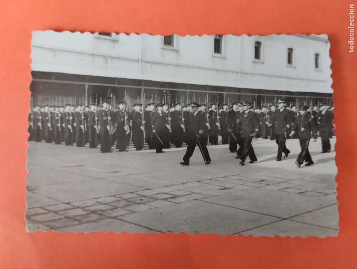 Military Antiques: FOTO MILITARES MARINA CARTAGENA MURCIA. A&Ntilde;O 1951. 8,7X5,8CM.
