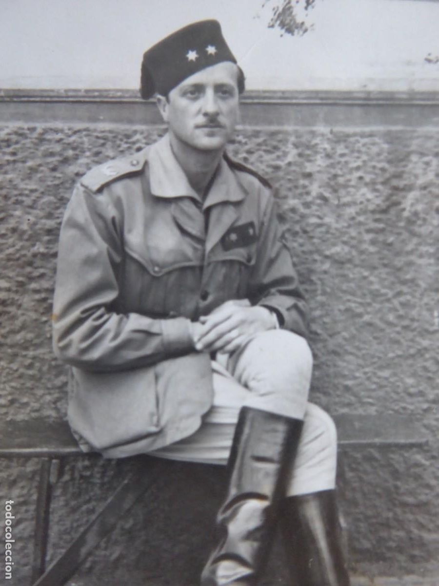 Militaria: Fotograf&iacute;a teniente provisional regulares.
