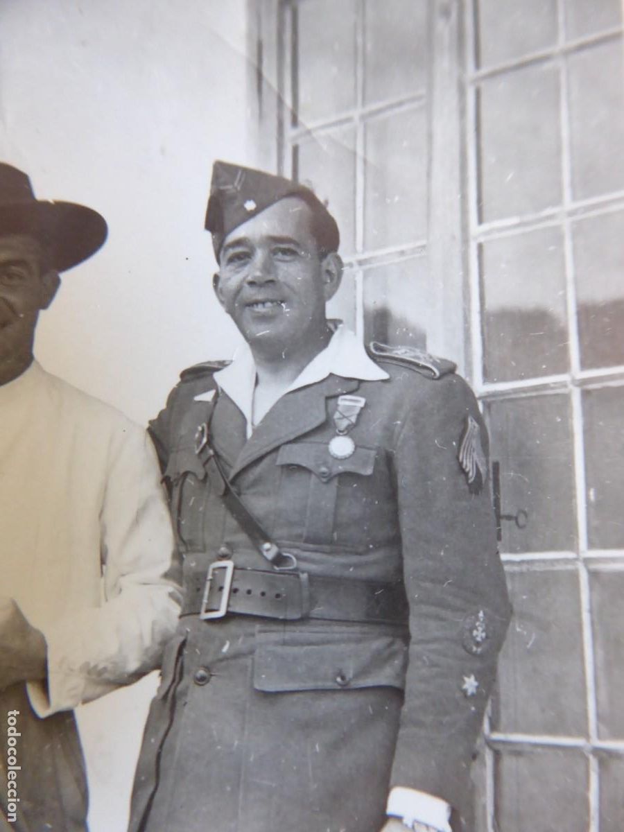 Militaria: Fotograf&iacute;a alf&eacute;rez legionario. Ceuta