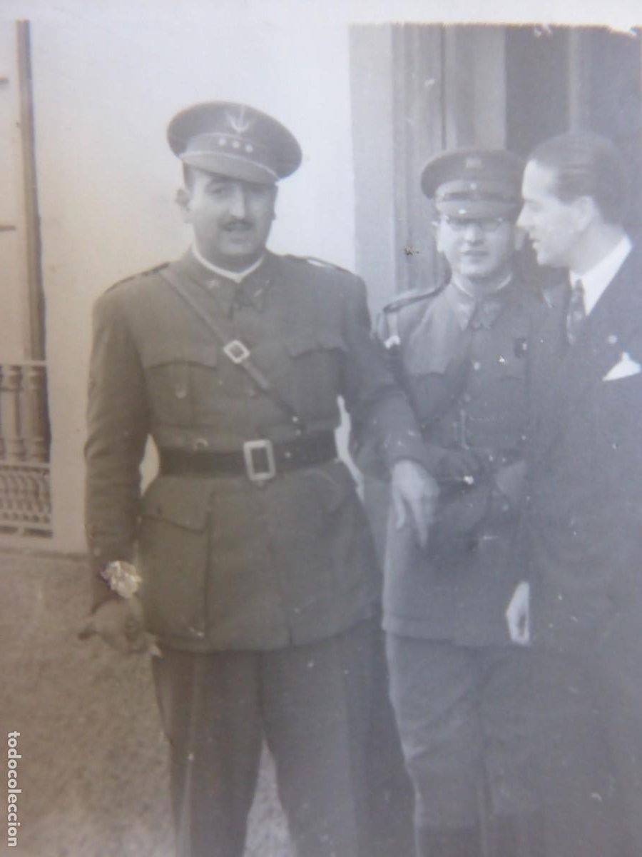 Militaria: Fotograf&iacute;a capit&aacute;n regulares.