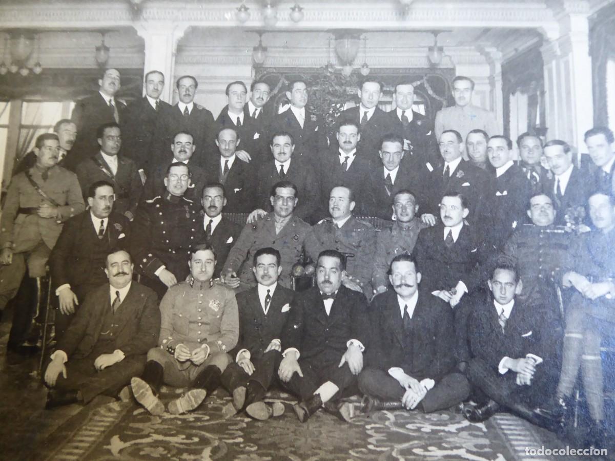Militaria: Fotograf&iacute;a oficial regulares. Laureada de San Fernando