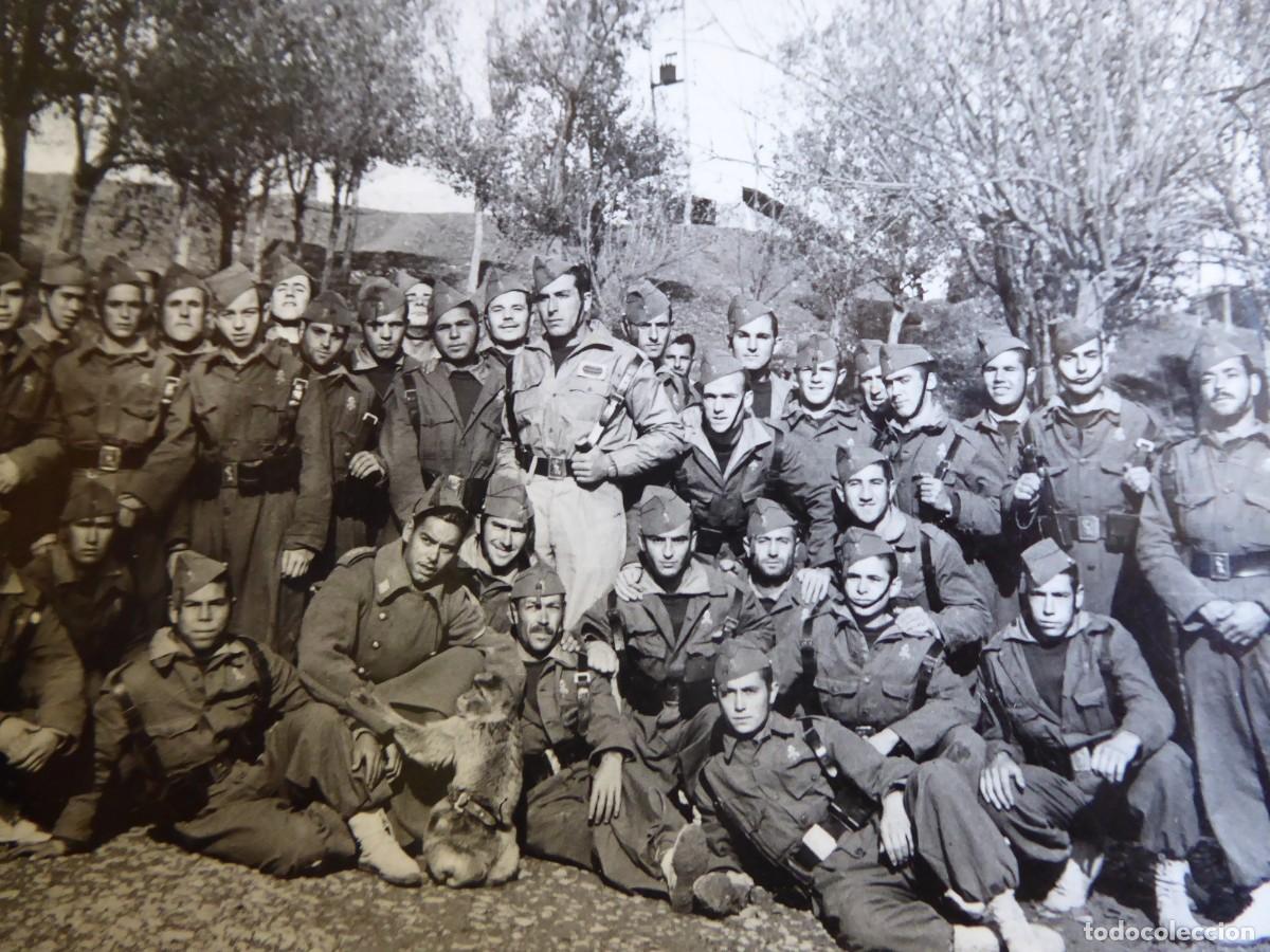 Militaria: Fotograf&iacute;a legionarios. 1953
