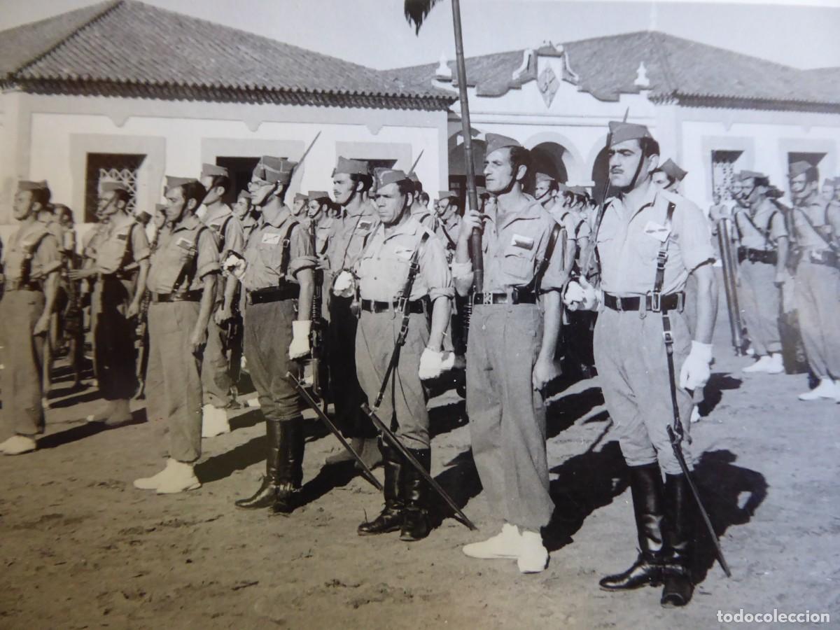 Militaria: Fotograf&iacute;a oficiales legionario. 1953