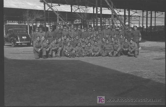 Militaria: MADRID VILLAVERDE MILITARES 1951 NEGATIVO 24 X 36 mm.