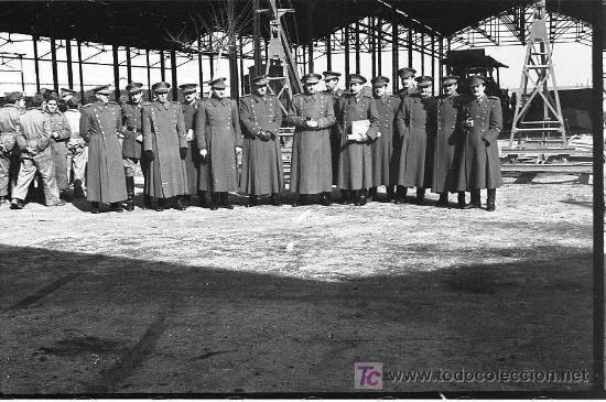 Militaria: MADRID VILLAVERDE MILITARES 1951 NEGATIVO 24 X 36 mm.