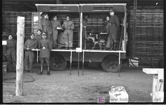 Military Antiques: MADRID VILLAVERDE MILITARES 1951 NEGATIVO 24 X 36 mm.