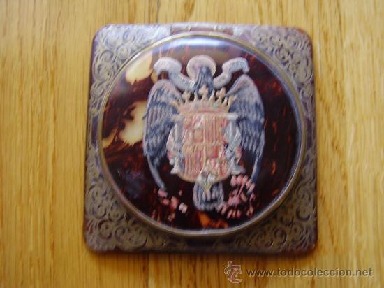 Militaria: Polvera pintada a mano - Foto 1