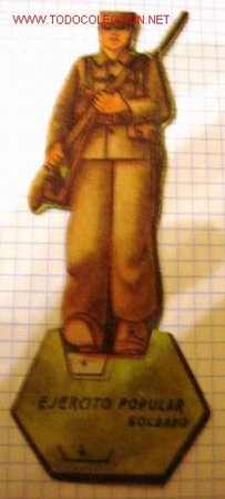 Militaria: Soldados del Ej&eacute;rcito Popular en cart&oacute;n.Tierra. Soldado.