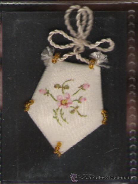 Militaria: ESCAPULARIO MUY ANTIGUO SE UTILIZO COMO DETENTE EN LA GUERRA CIVIL