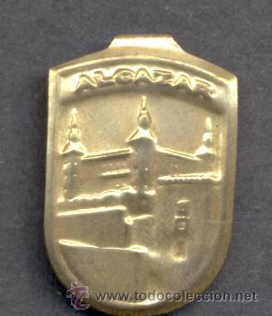Military Antiques: EMBLEMA AUXILIO SOCIAL ALCAZAR