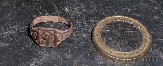 Militaria: Anillo militar de santo - Foto 1