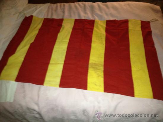 Militaria: MUY ANTIGUA BANDERA SENYERA DE BALCON.!!VER FOTOS!!