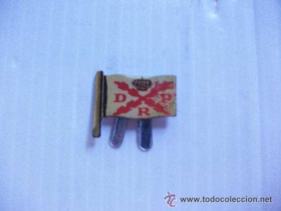 Militaria: GUERRA CIVIL : EMBLEMA CARLISTA DEL REQUETE. DIOS PATRIA REY. CHAPA.