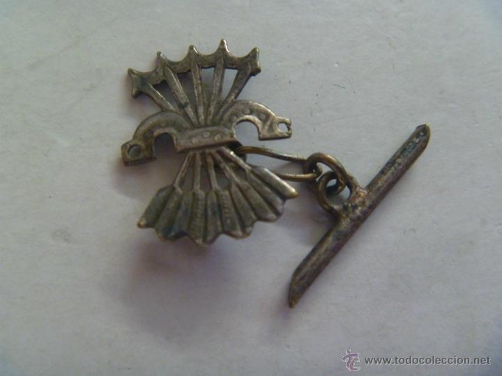 Militaria: GUERRA CIVIL : FALANGE , GEMELO CON EMBLEMA YUGO Y HAZ , PLATA