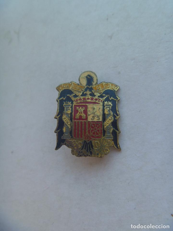 Military Antiques: GUERRA CIVIL : PRECIOSO EMBLEMA PATRIOTICO CON EL ESCUDO NACIONAL CON AGUILA DE SAN JUAN