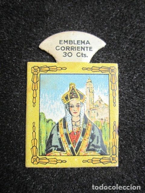 Militaria: EMBLEMA AUXILIO SOCIAL 30 CTS. ALCALDESA DE ZAMARRAMALA. SERIE H, N&ordm;7.