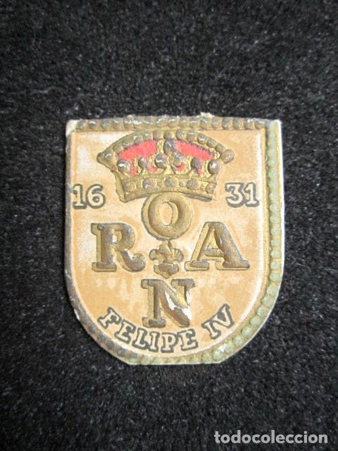 Militaria: EMBLEMA AUXILIO SOCIAL FELIPE IV.