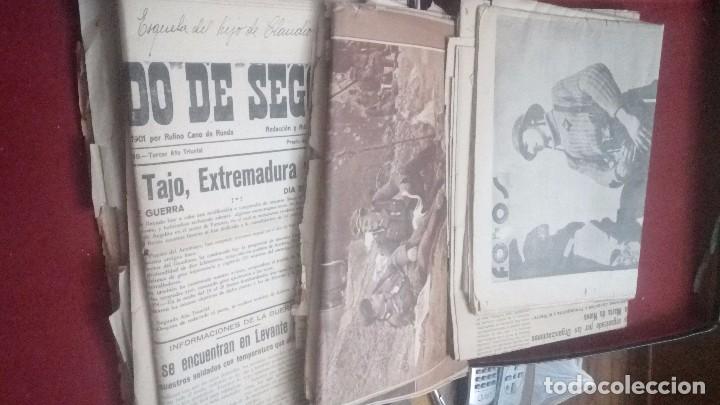 Militaria: maletin periodicos guerra civil