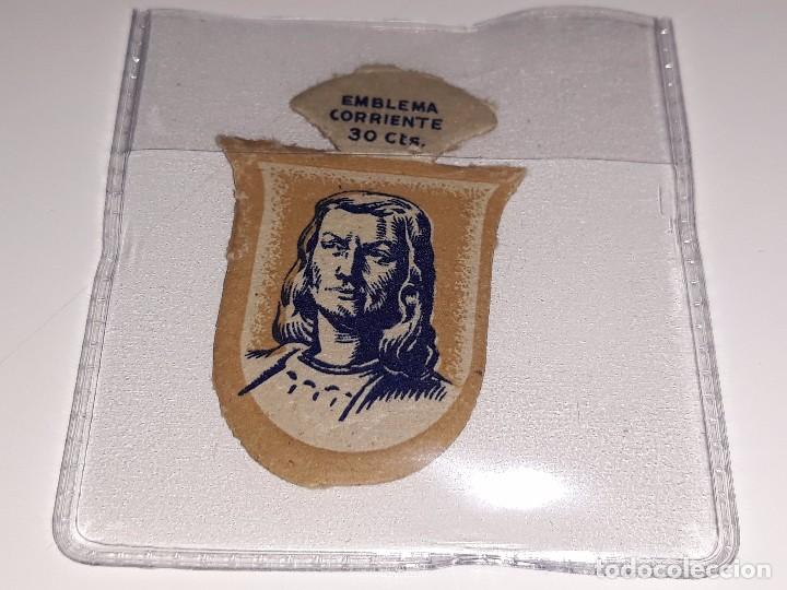 Militaria: ANTIGUO EMBLEMA AUXILIO SOCIAL - GONZALO DE CORDOBA - SERIE G - N&ordm; 16 - A&Ntilde;OS 40 30 CTS