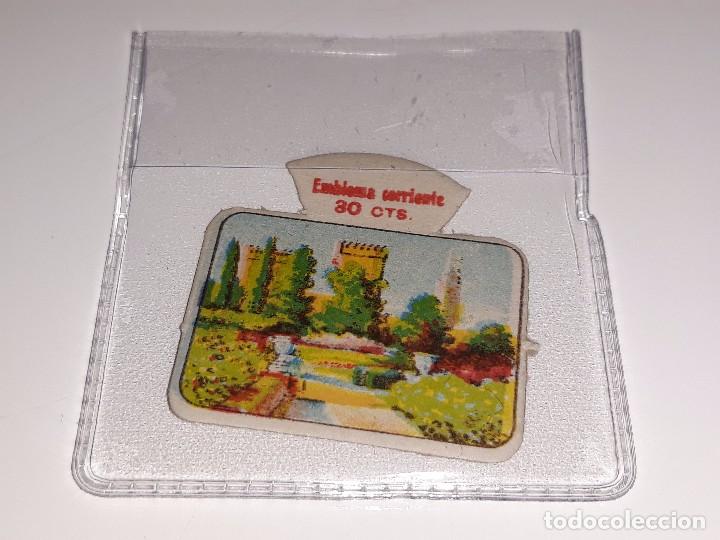 Militaria: ANTIGUO EMBLEMA AUXILIO SOCIAL - ALCAZAR SEVILLA - SERIE M - N&ordm; 5 - A&Ntilde;OS 40 30 CTS