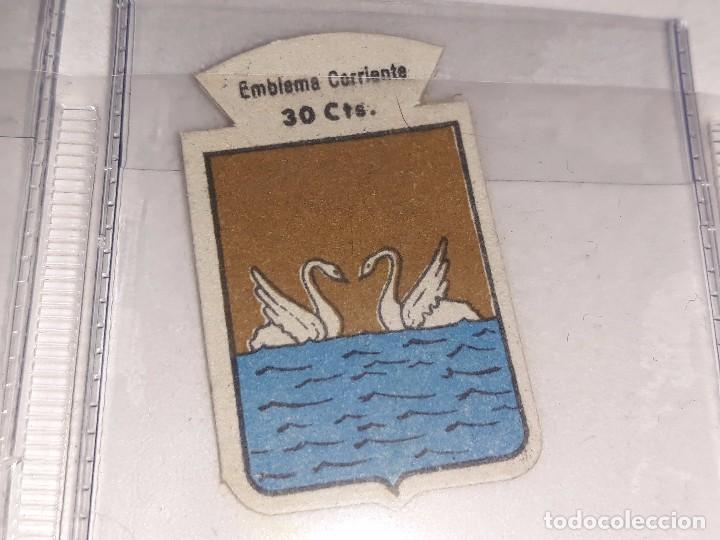 Militaria: ANTIGUO EMBLEMA AUXILIO SOCIAL - PEDRO DE ESTA&Ntilde;A - SERIE B - N&ordm; 230 - A&Ntilde;OS 40 30 CTS