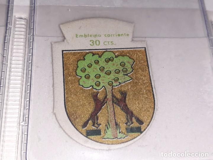 Militaria: ANTIGUO EMBLEMA AUXILIO SOCIAL - PIZARRO - FRANCISCO PIZARRO - SERIE C - N&ordm; 15  - A&Ntilde;OS 40 30 CTS