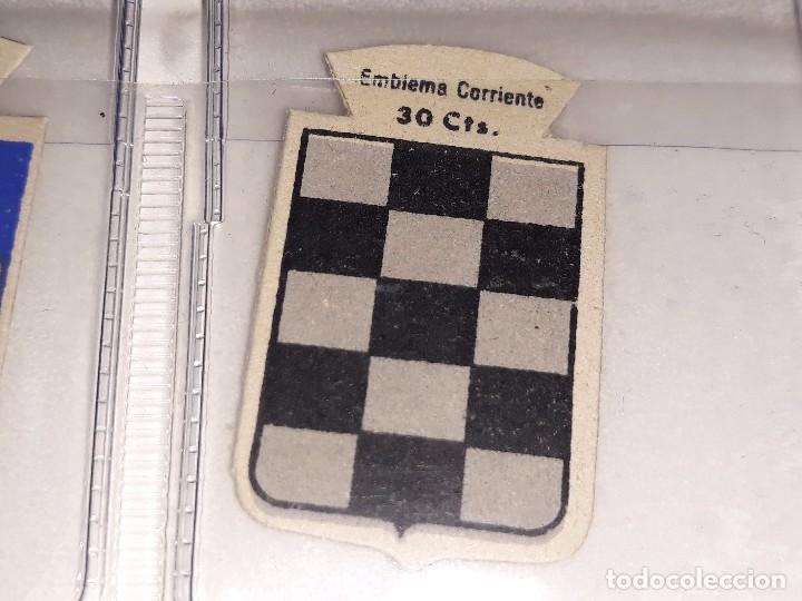 Militaria: ANTIGUO EMBLEMA AUXILIO SOCIAL - RONCESVALLES - NAVARRA  - SERIE B - N&ordm; 111 - A&Ntilde;OS 40 30 CTS