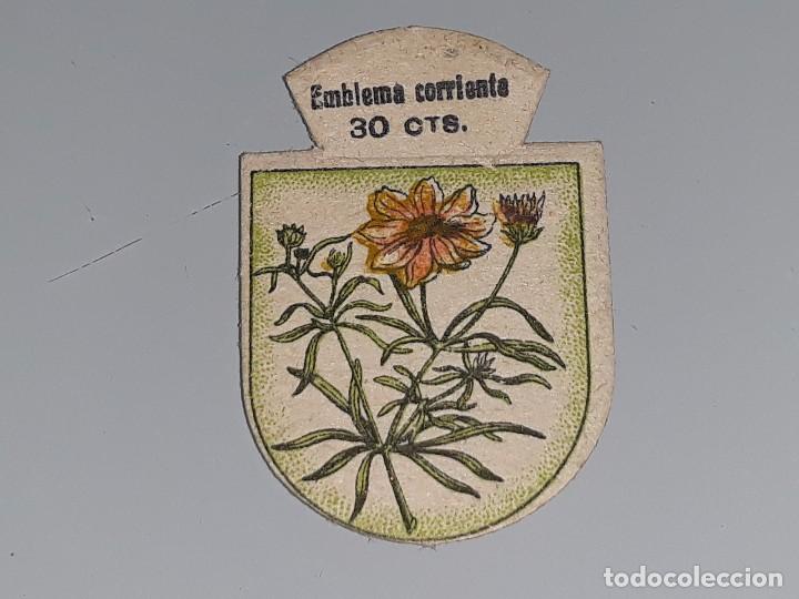 Militaria: ANTIGUO EMBLEMA AUXILIO SOCIAL - COREOPSIS FLORES - SERIE L N&ordm; 7 - A&Ntilde;OS 40 30 CTS
