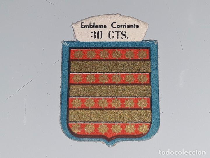 Militaria: ANTIGUO EMBLEMA AUXILIO SOCIAL - FERRANDIZ - SERIE C N&ordm; 31 - A&Ntilde;OS 40 30 CTS