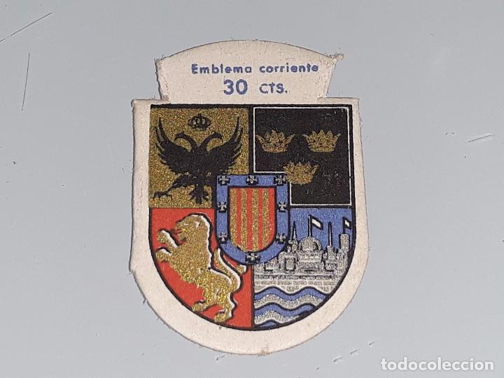 Militaria: ANTIGUO EMBLEMA AUXILIO SOCIAL - HERNAN CORTES - SERIE C N&ordm; 12 - A&Ntilde;OS 40 30 CTS