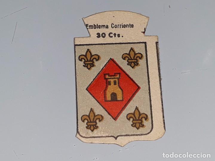 Militaria: ANTIGUO EMBLEMA AUXILIO SOCIAL - DEZA - SERIE B N&ordm; 142 - A&Ntilde;OS 40 30 CTS