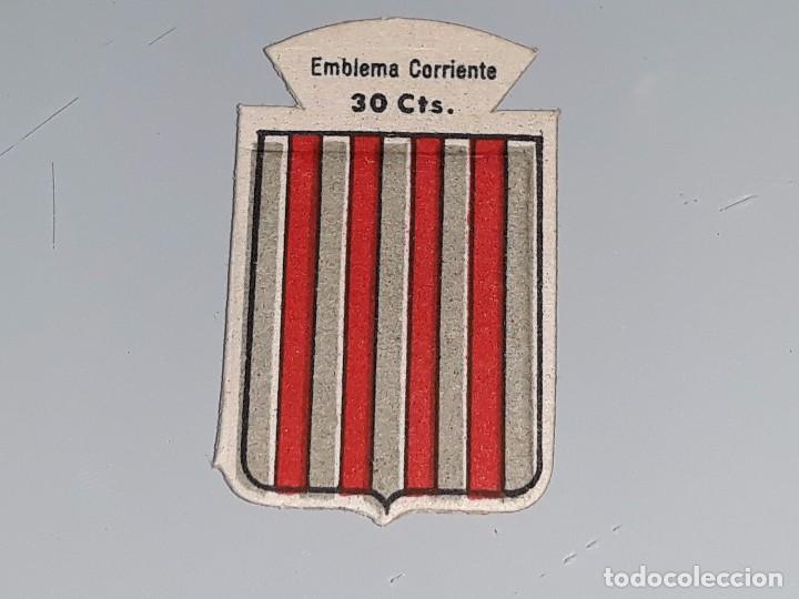 Militaria: ANTIGUO EMBLEMA AUXILIO SOCIAL - ARCAINA - SERIE B N&ordm; 205 - A&Ntilde;OS 40 30 CTS
