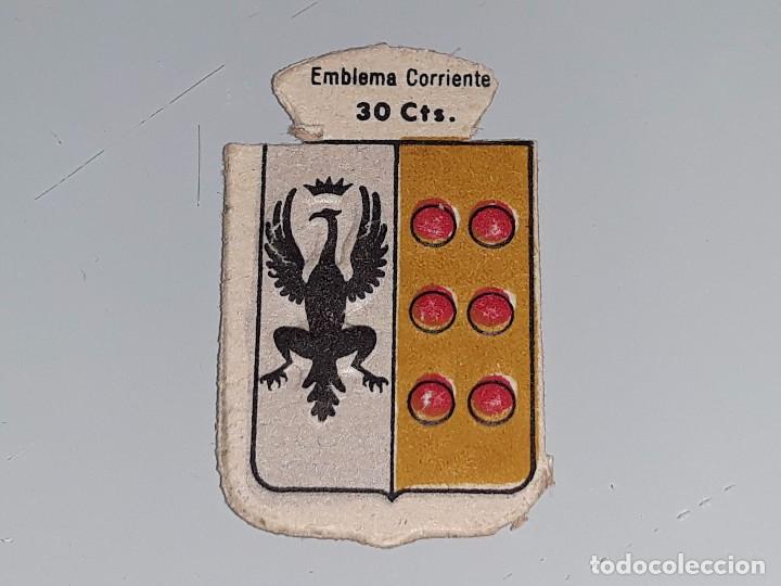 Militaria: ANTIGUO EMBLEMA AUXILIO SOCIAL - GUIRADO - SERIE B N&ordm; 40 - A&Ntilde;OS 40 30 CTS