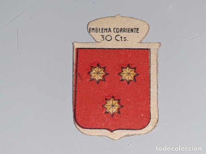 Militaria: ANTIGUO EMBLEMA AUXILIO SOCIAL - ANDUCE - SERIE B N&ordm; 35 - A&Ntilde;OS 40 30 CTS