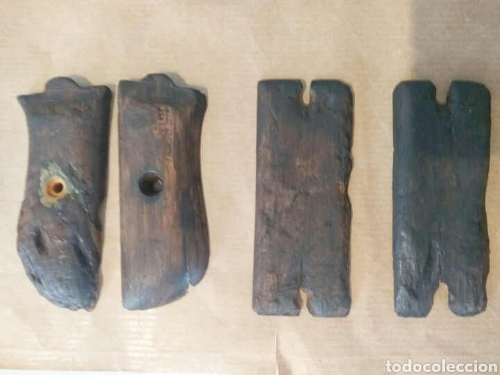 Militaria: Originales cachas nogal de subfusil Labora Fontbernat