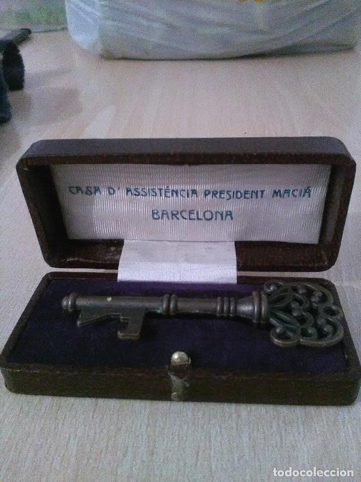 Military Antiques: Casa d`Assist&eacute;ncia President Maci&aacute; Barcelona,estuche con llave