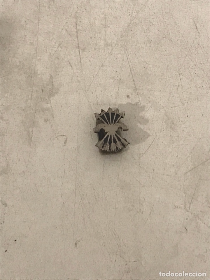 Militaria: Insignia falange