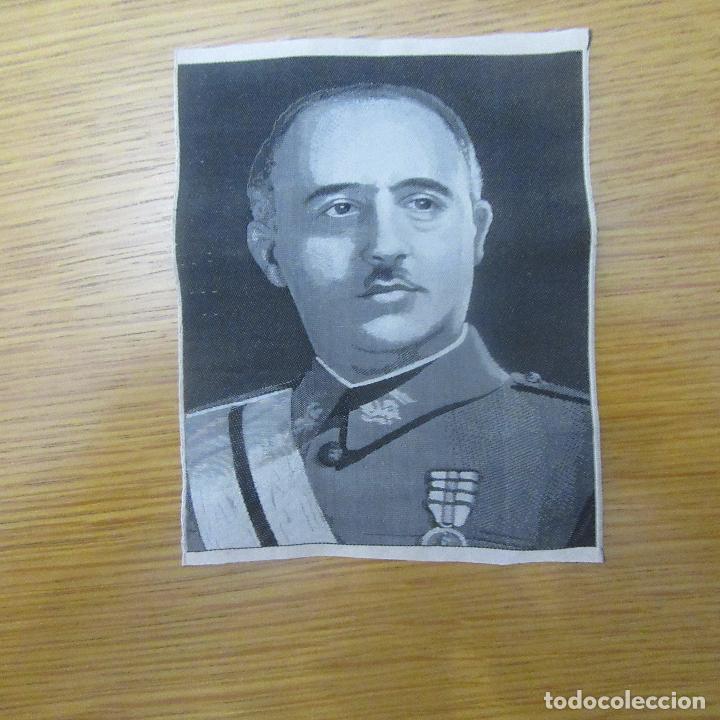 Militaria: Raro parche en tela guerra civil 1936, Franco