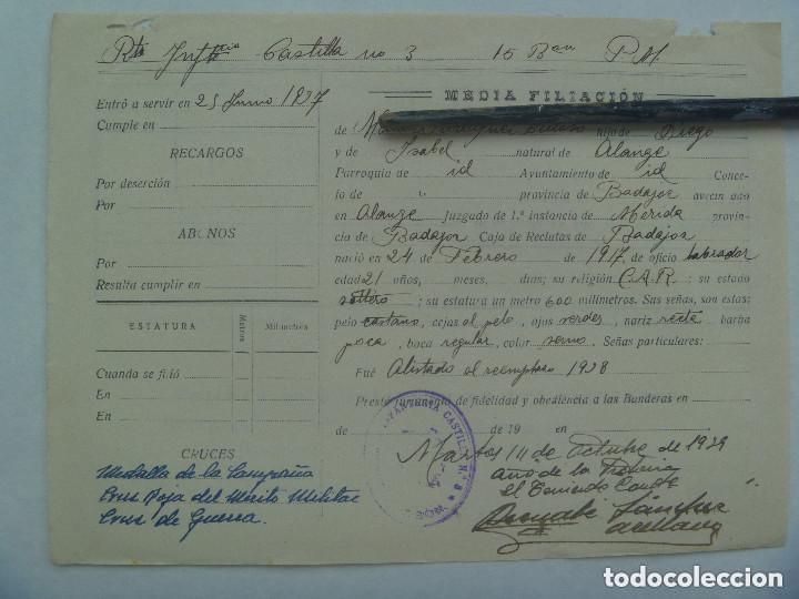 Military Antiques: GUERRA CIVIL : MEDIA FILIACION SOLDADO DE ALANGE ( BADAJOZ ), CON MEDALLAS . MARTOS , 1939.