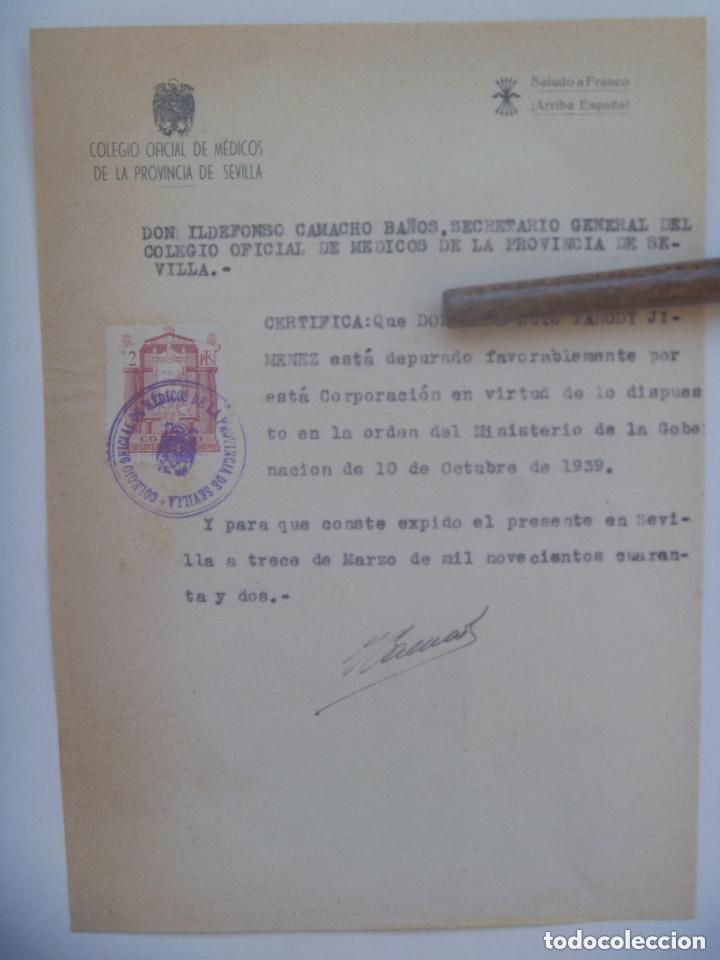 Militaria: COLEGIO OFCIAL DE MEDICO : CERTIFICADO MEDICO DEPURADO FAVORABLEMENTE EN 1939. SEVILLA, 1942. VI&Ntilde;ETA