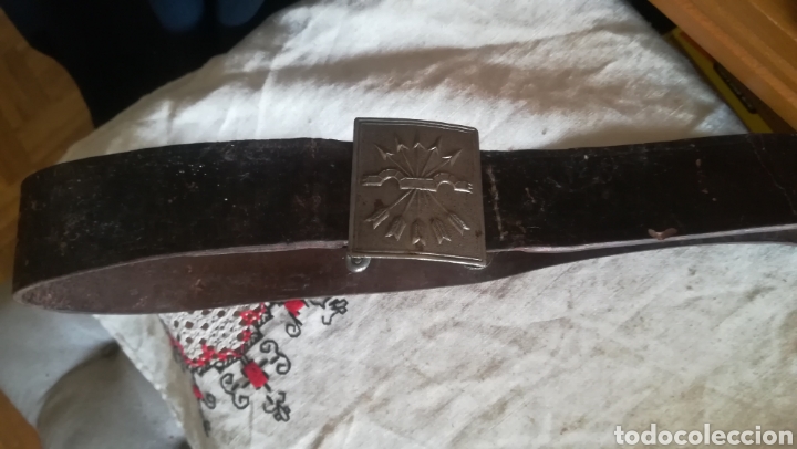 Military Antiques: Antiguo cintur&oacute;n de Falange