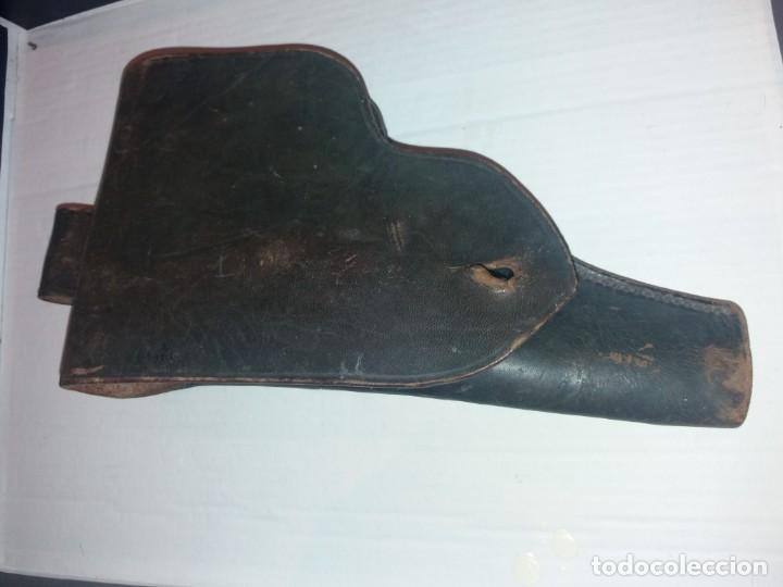 Militaria: Funda pistola para zurdos.