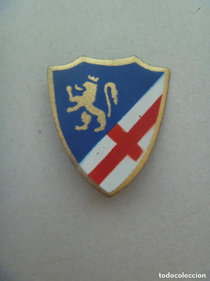 Militaria: GUERRA CIVIL : PEQUE&Ntilde;O BROCHE CON EMBLEMA DEL CUERPO DEL EJERCITO DE ARAGON