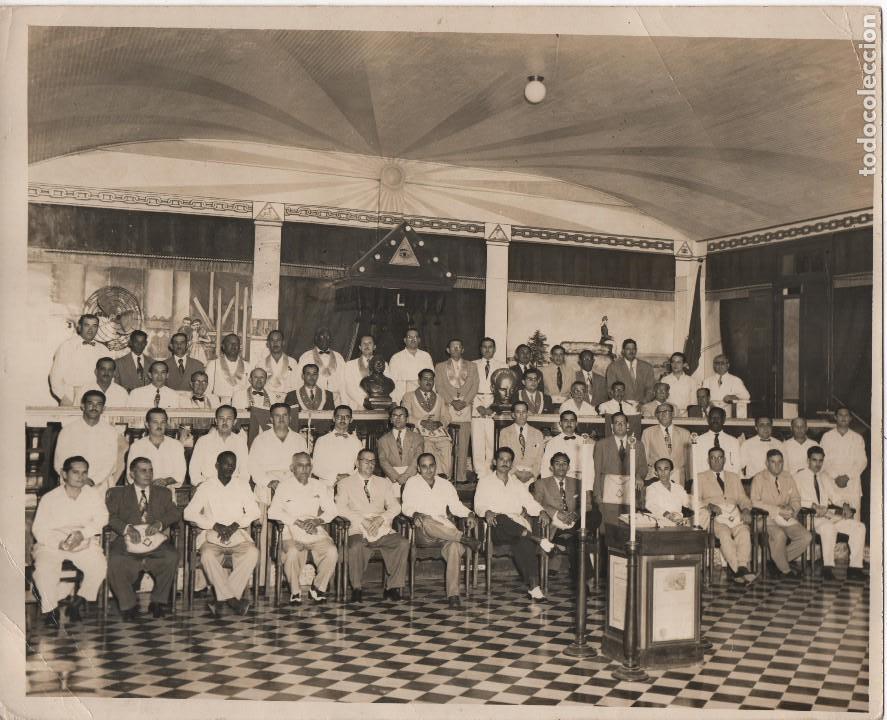 Militaria: FOTO DE MASONES REUNIDOS POSIBLEMENTE EN CUBA- CON ATUENDOS MASONICOS,.MIDE: 25 X 20 C.M. VER FOTOS