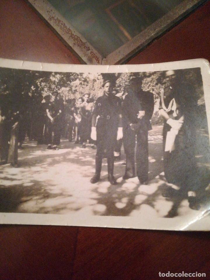 Militaria: Escuadra Falange preparada para desfile.