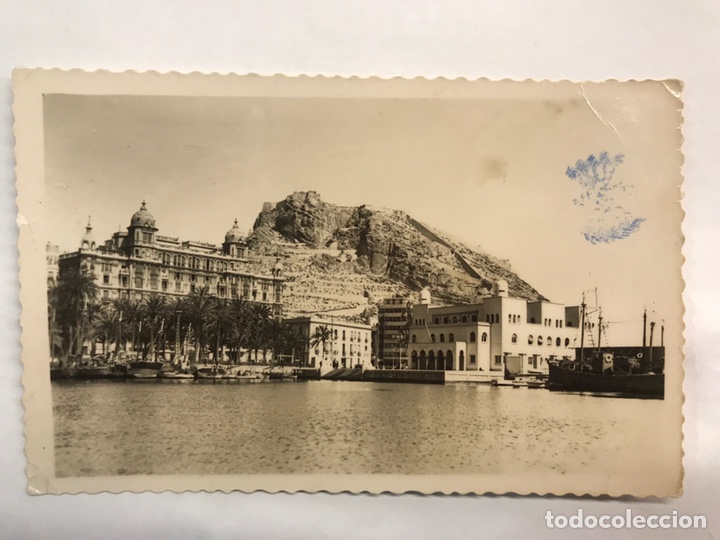 Militaria: AL&Iacute;CANTE. Curiosa Postal con el S&iacute;mbolo de LA FALANGE. No.151, El Puerto y el Castillo al fondo