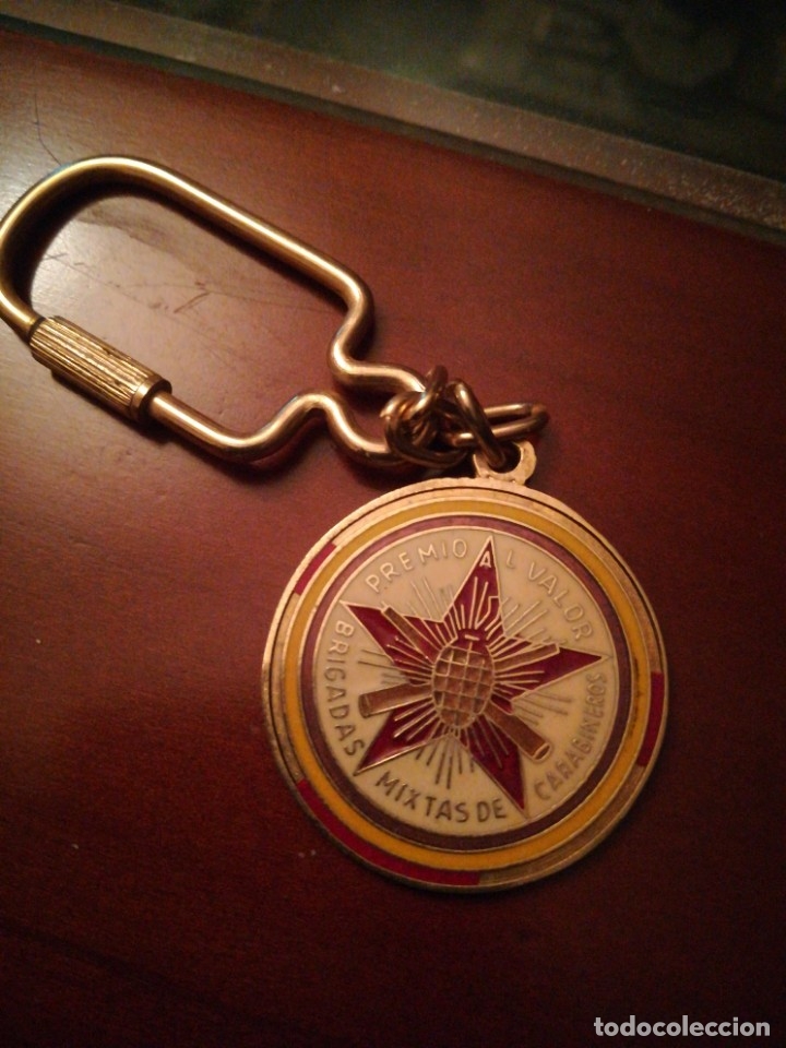 Military Antiques: Premio al valor brigadas mixtas de carabineros