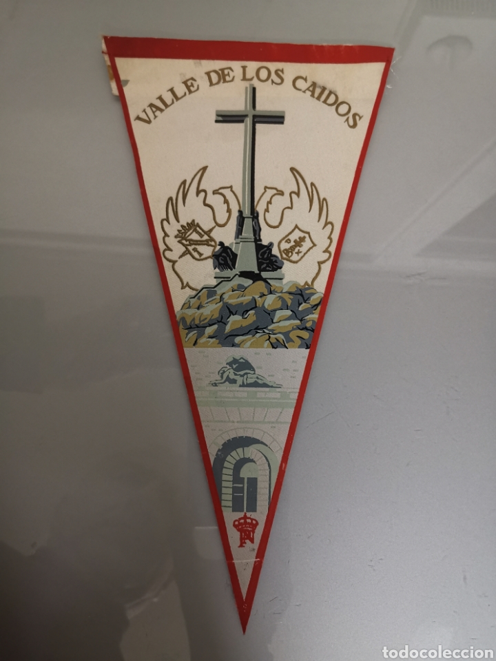 Militaria: ANTIGUO BANDERIN VALLE DE LOS CA&Iacute;DOS IRUPE PATRIMONIO NACIONAL 28X15cm