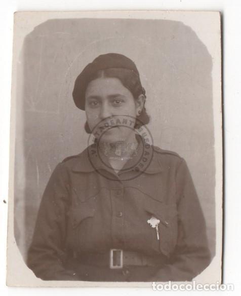 Militaria: FOTOGRAFIA ORIGINAL TIPO CARNET, CHICA DE LA FALANGE, CAMISA AZUL, EPOCA DE LA GUERRA CIVIL, R.19619