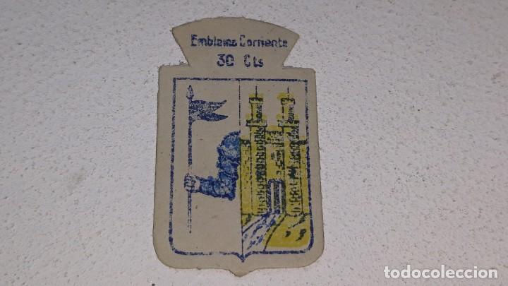 Military Antiques: ANTIGUO EMBLEMA DE AUXILIO SOCIAL 30 CTS - SERIE B N&ordm; 325 ZAMORA A&Ntilde;OS 40 POSGUERRA